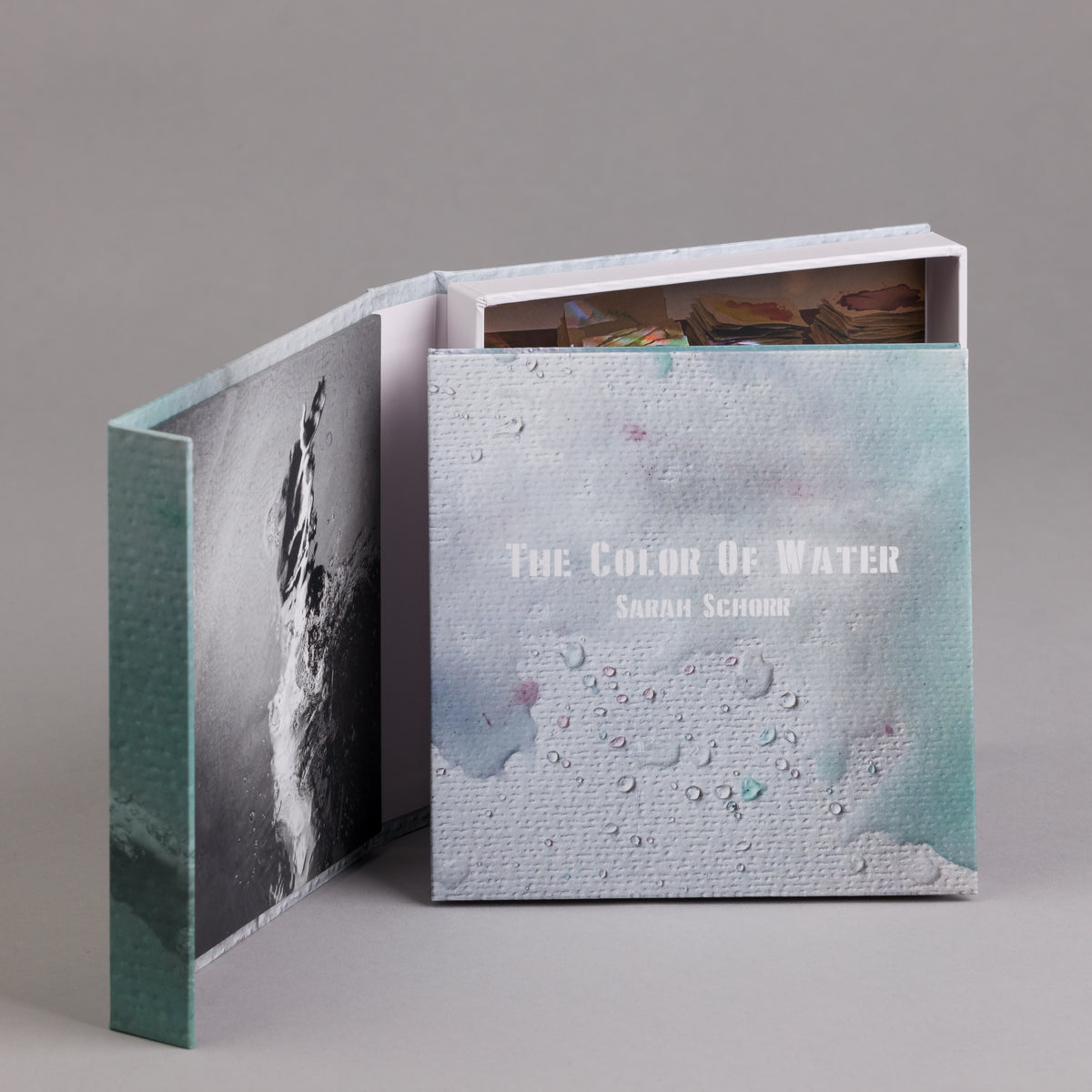 The Color of Water, Sarah Schorr (with box) – Galleri Image